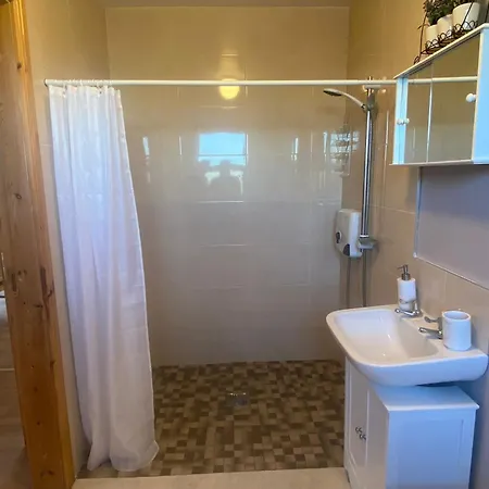 Kilmore Apartment